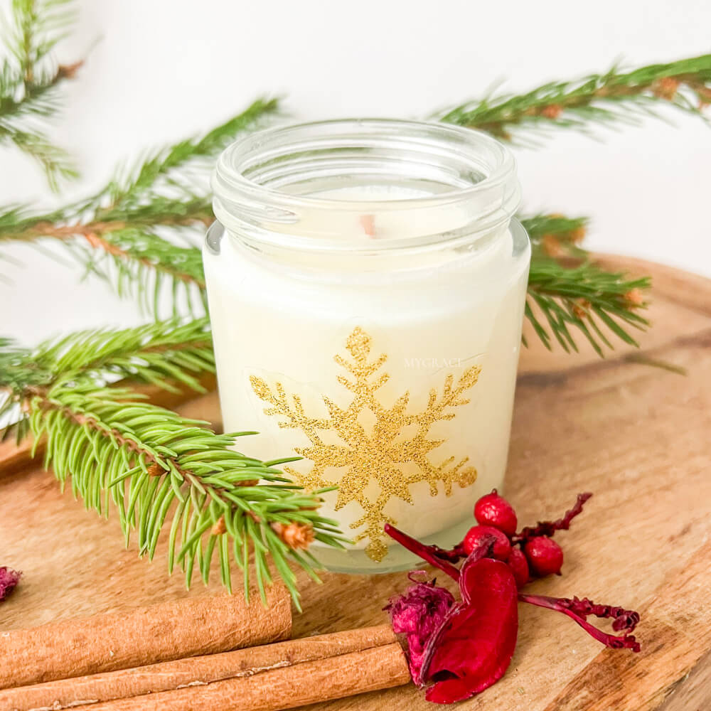 Lumânarea din ceară de soia — simplă, naturală, a ta